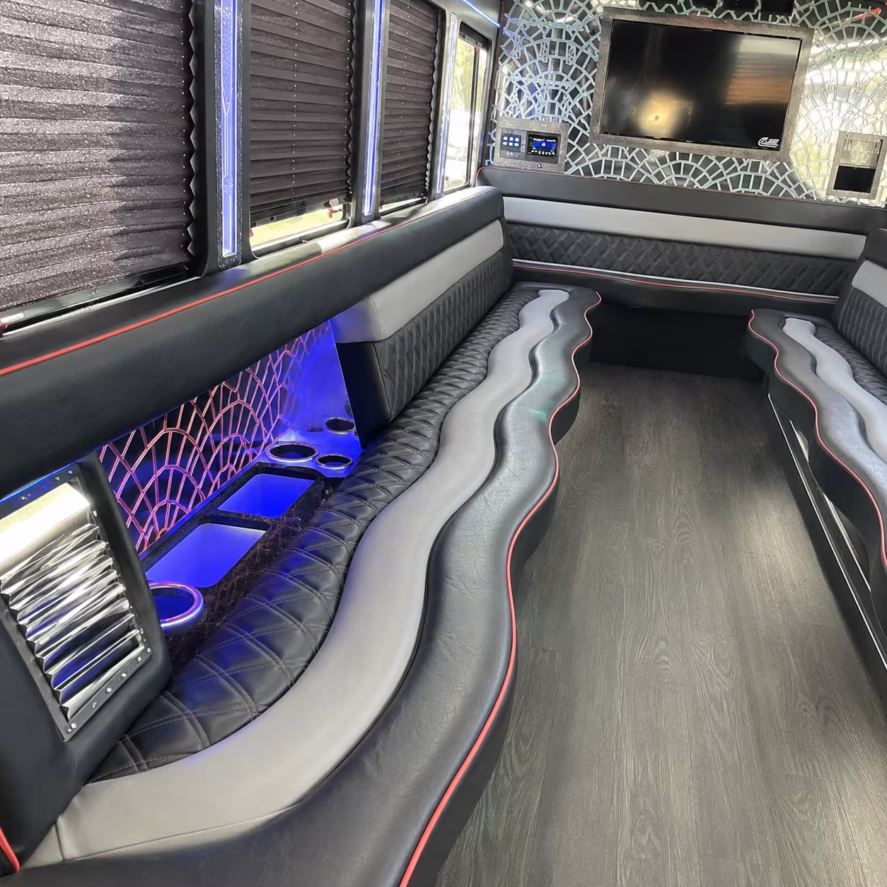why rent using gastoniaminibuscompany com 2